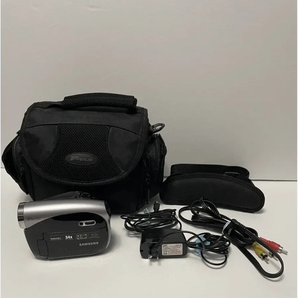Samsung SC-DX103 DVD Camcorder 34x Optical Zoom w/ Case & Charger Tested Working